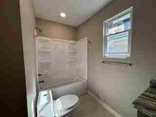 3408 Townsend  BATHROOM 2.jpg